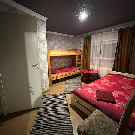 Tolli & House Hostel *