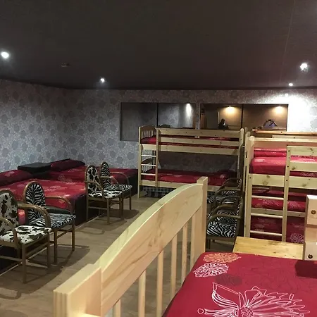 وبيت عطلات تولي بيت شباب