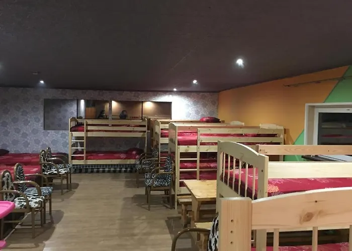 وبيت عطلات تولي بيت شباب فالغا