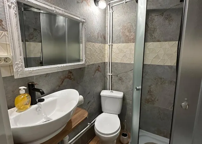 وبيت عطلات تولي بيت شباب *