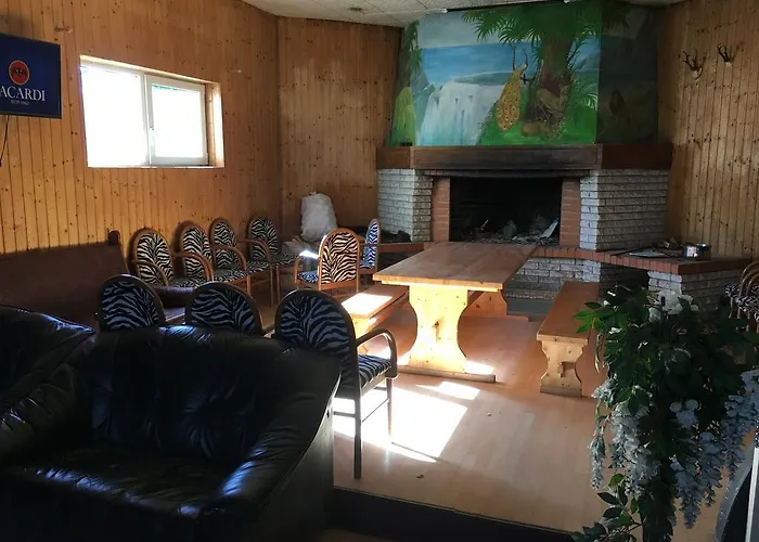 Tolli & House Hostel *